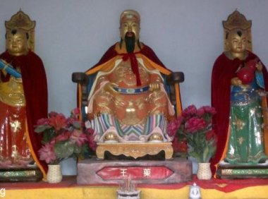 因为不懂事动了“保家仙”的供品,差点害了我妈妈!