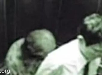 轰动一时的上海电梯灵异事件真相内幕,青年被鬼魂尾随画面视频让人毛骨悚然