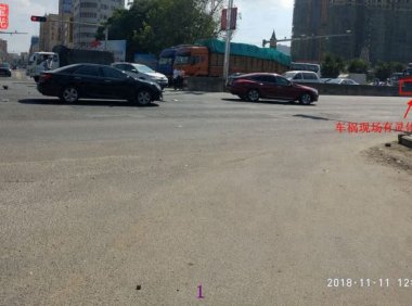 灵异照片：车祸现场出现灵体