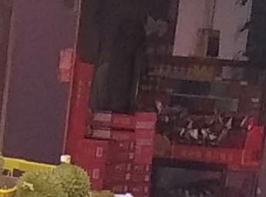 朋友圈发的灵异照片，无意间拍到的