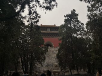 明十三陵-定陵(清明遇奇事)