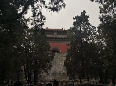 明十三陵-定陵（清明遇奇事）