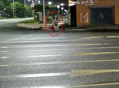 这两位女子是谁？