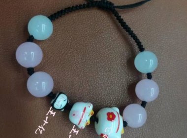 猫十七：玻璃门后面的“人”型物体