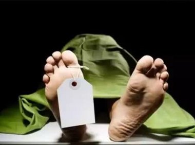 现实版人肉铺,女头缝在男人身上……