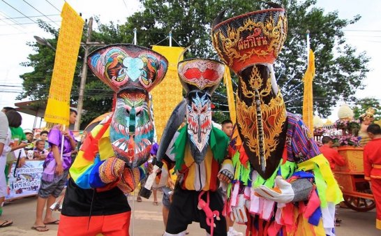 把先人骸骨挖出来？！亚洲其他国家怎样过“鬼节”…