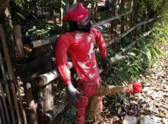 泰国某村寡妇灵作祟,村民自制特殊稻草人应对!