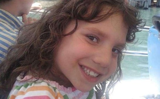 真人版《孤儿怨》：夫妻收养一位6岁女孩，没想到是20多岁的成年女子…