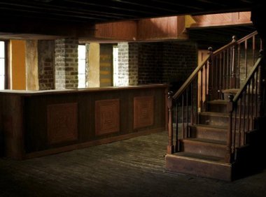 老房里的阴间通道