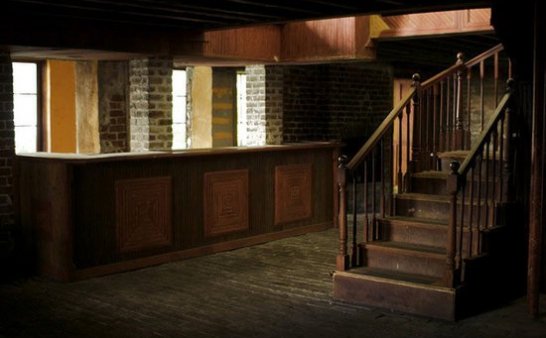 老房里的阴间通道