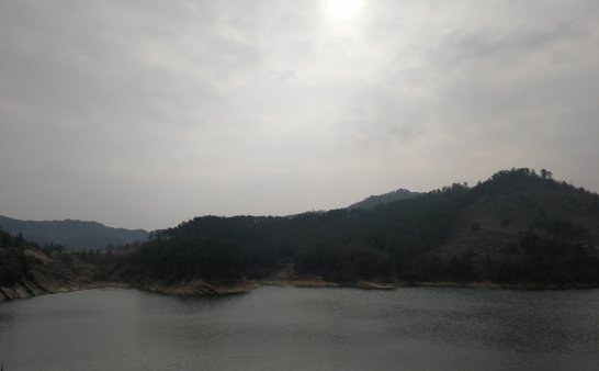 淹死的人身上留有爪印