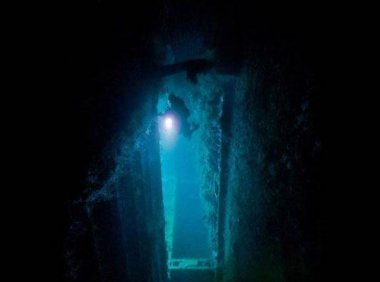 透体而过的影子