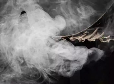 被施邪术的木雕