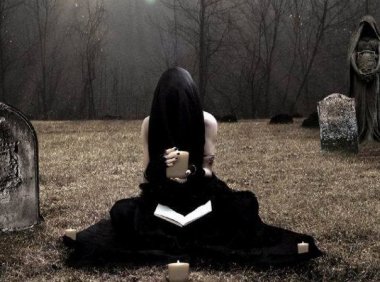 荒芜的小区,悲惨的经历