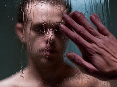 凌晨三点的镜子