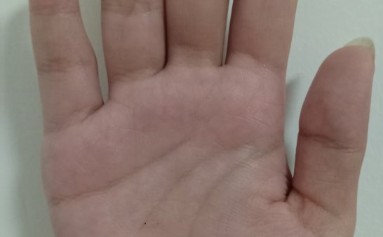 求大师们看看孩子的手相