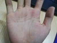 有会看手相的嘛，生命线短是不是命会比较短