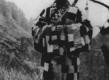 化缘的和尚、抗日的道士