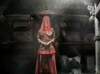 征集冥婚素材的一名记者