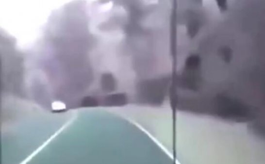 开车至森林深处, 摄像头竟录下诡异画面, 隔着屏幕都让人颤抖