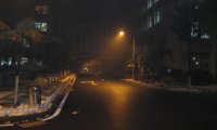 扇风的男人