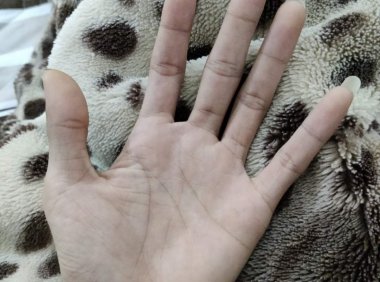 求各位大佬帮忙看看手相,婚姻